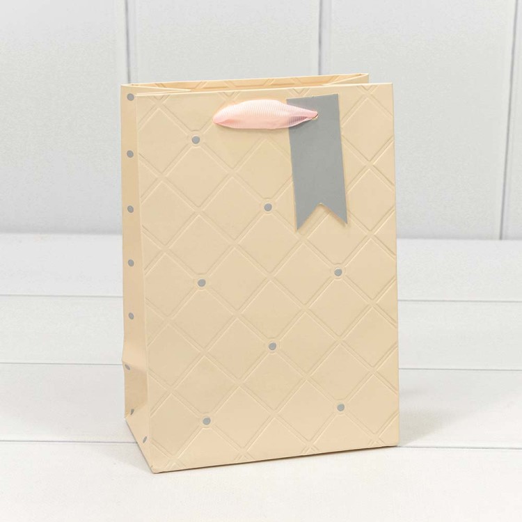 000152G	Пакет подарочный "Эксклюзив" (микс) 14*20*8 230г 1/20 1/480